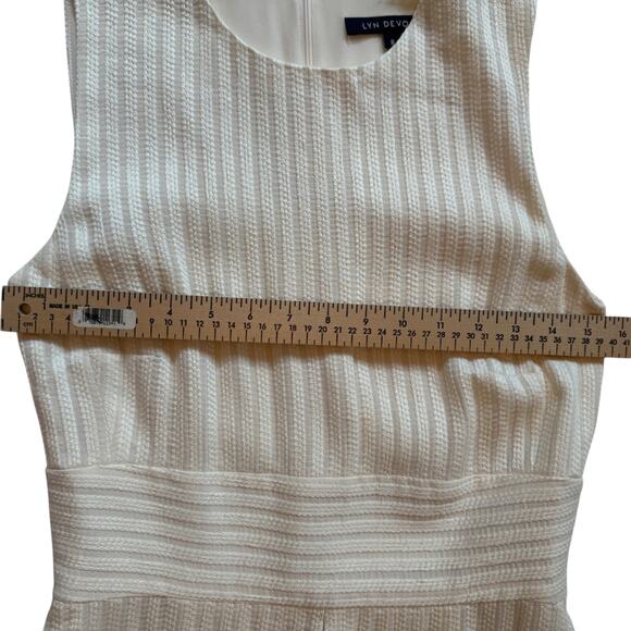 Lyn Devon Gazelle Off-White Sleeveless Inverted Pleat Texture Dress Size 8 - Picture 6 of 16